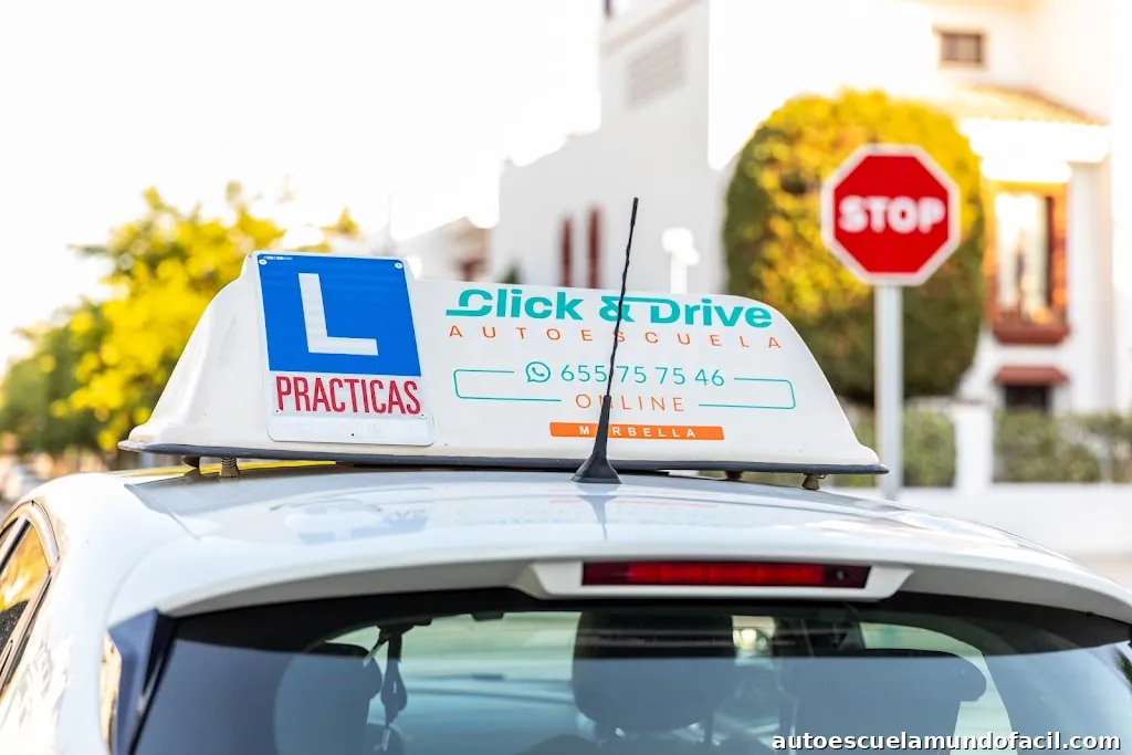 Autoescuela en Marbella online Click & Drive.