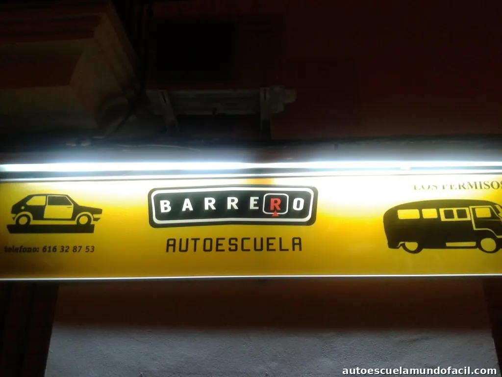 AUTOESCUELA BARRERO