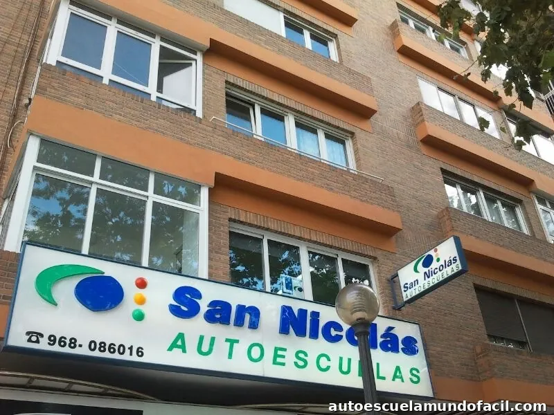 Autoescuelas San Nicolás, El Paseo