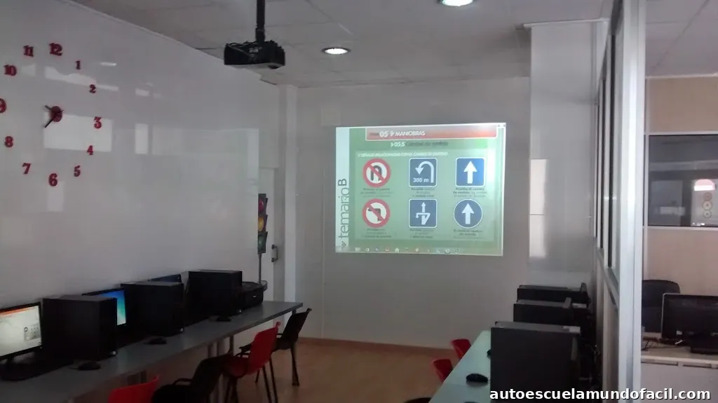 Autoescuela Semàfor groguet