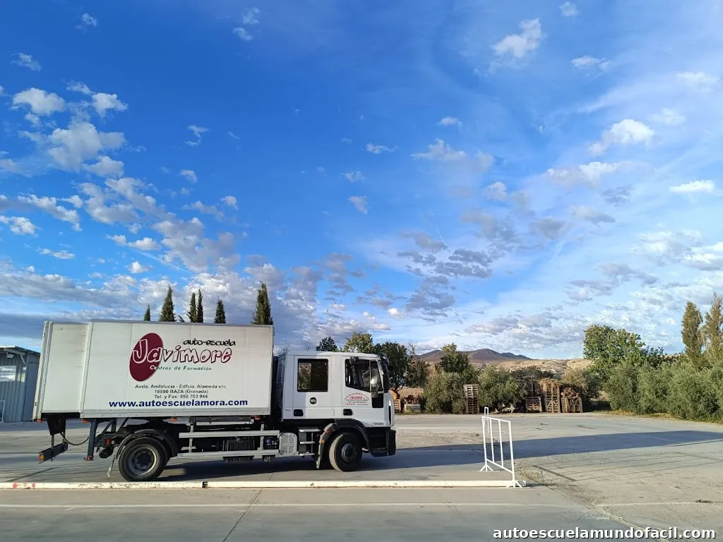 AUTO ESCUELA MORA