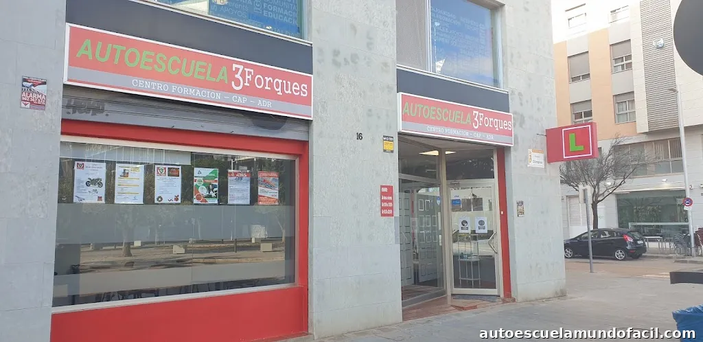 AUTOESCUELA TRES FORQUES